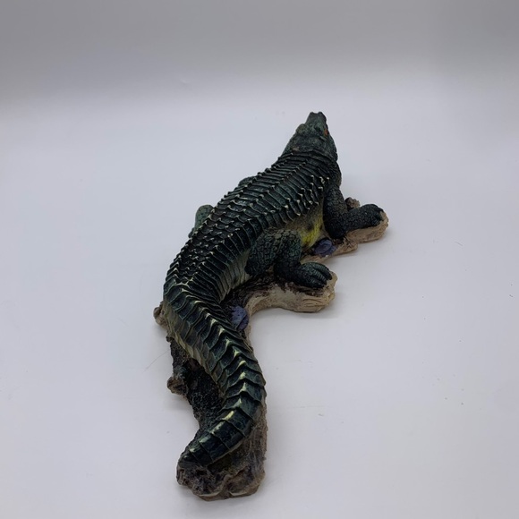 Realistic Alligator On Rock- Resin Indoor/Outdoor Aquarium Decor 12”Long - Picture 8 of 10